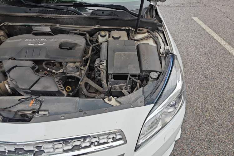 Used Chevrolet Malibu 2014 2.4L Automatic Luxury Edition Engine Bay Left