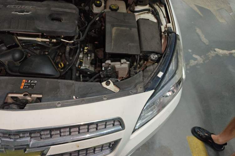 Used Chevrolet Malibu 2014 2.0L Automatic Luxury Edition Engine Bay Left