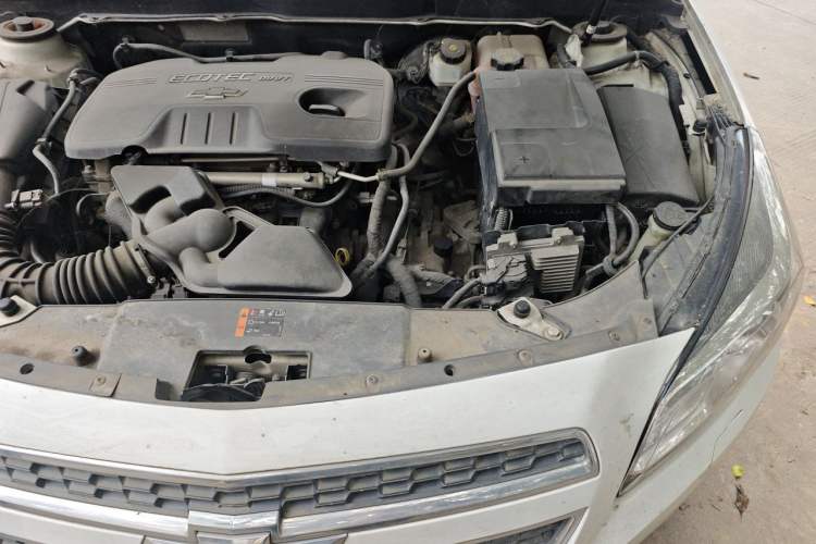 Used Chevrolet Malibu 2014 2.0L Automatic Luxury Edition Engine Bay Left