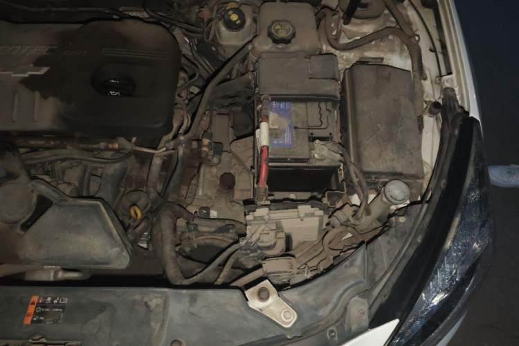 Used Chevrolet Malibu 2014 2.0L Automatic Comfort Edition Engine Bay Left
