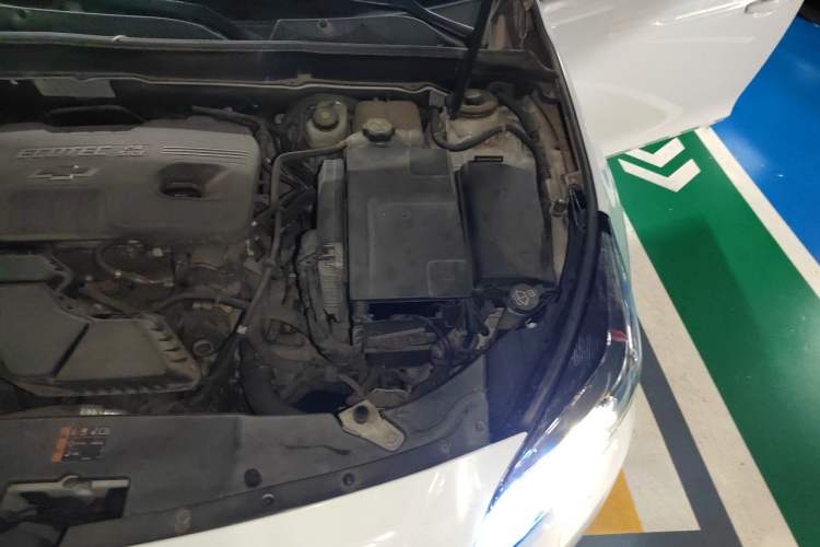 Used Chevrolet Malibu 2014 2.4L Automatic Luxury Edition Engine Bay Left