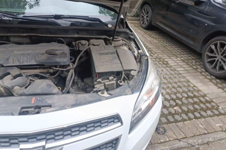 Used Chevrolet Malibu 2014 2.0L Automatic Comfort Edition Engine Bay Left