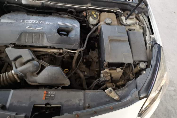 Used Chevrolet Malibu 2014 2.0L Automatic Comfort Edition Engine Bay Left