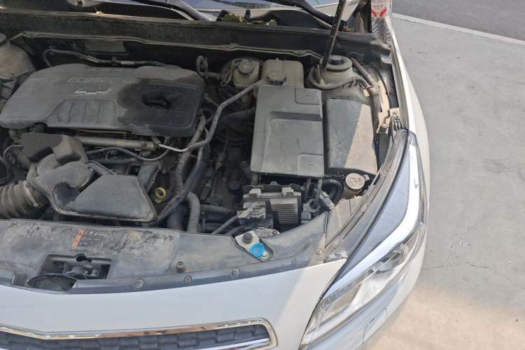 Used Chevrolet Malibu 2014 2.0L Automatic Luxury Edition Engine Bay Left