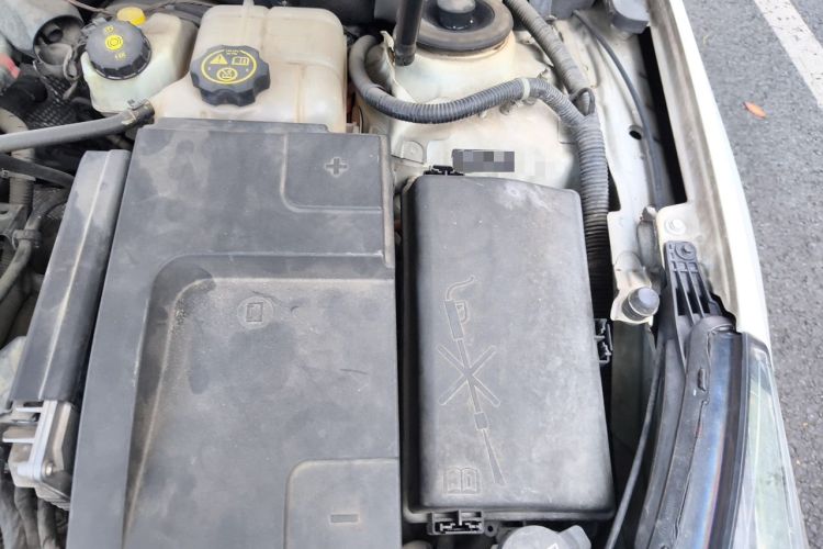 Used Chevrolet Malibu 2014 2.4L Automatic Luxury Edition Engine Bay Left