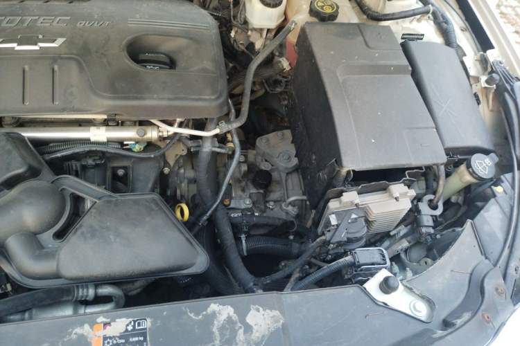 Used Chevrolet Malibu 2014 2.0L Automatic Comfort Edition Engine Bay Left