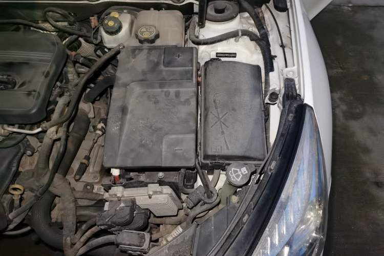Used Chevrolet Malibu 2014 2.0L Automatic Comfort Edition Engine Bay Left
