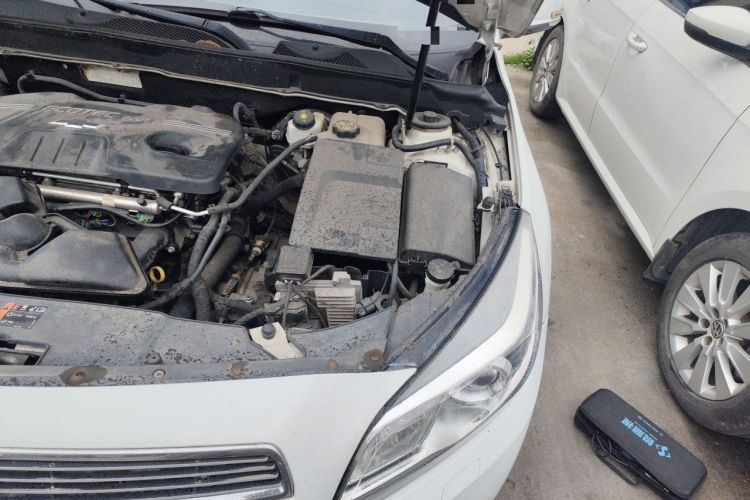 Used Chevrolet Malibu 2014 2.0L Automatic Luxury Edition Engine Bay Left