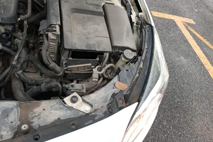 Used Chevrolet Malibu 2014 2.4L Automatic Luxury Edition Engine Bay Left