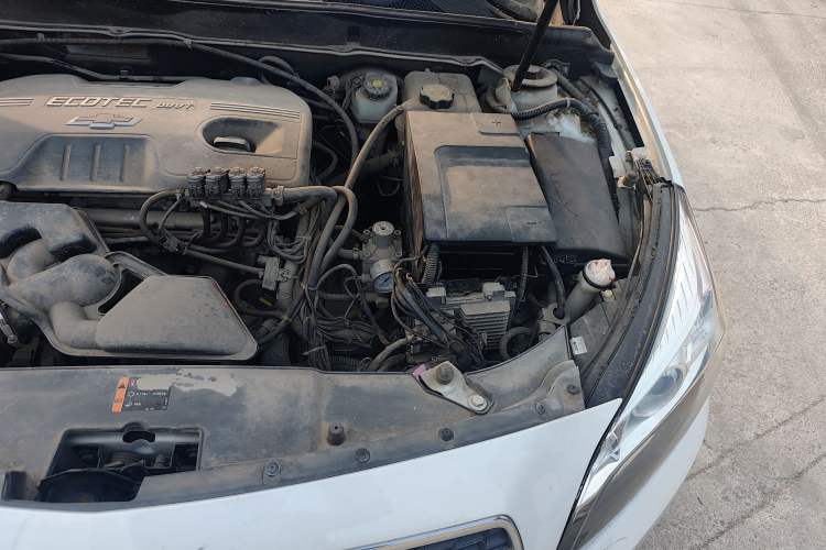 Used Chevrolet Malibu 2014 2.0L Automatic Comfort Edition Engine Bay Left