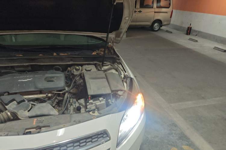 Used Chevrolet Malibu 2014 2.0L Automatic Comfort Edition Engine Bay Left