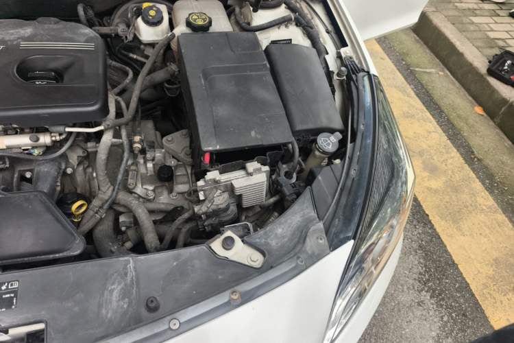 Used Chevrolet Malibu 2014 2.0L Automatic Luxury Edition Engine Bay Left