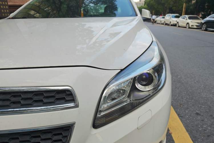 Used Chevrolet Malibu 2014 2.0L Automatic Luxury Edition Engine Bay Left