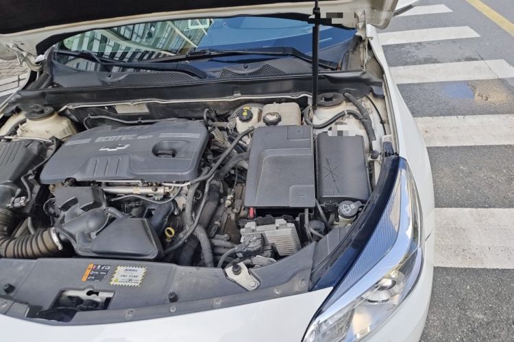 Used Chevrolet Malibu 2014 2.0L Automatic Luxury Edition Engine Bay Left