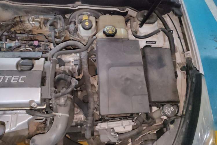 Used Chevrolet Malibu 2014 1.6T Automatic Comfort Edition Engine Bay Left