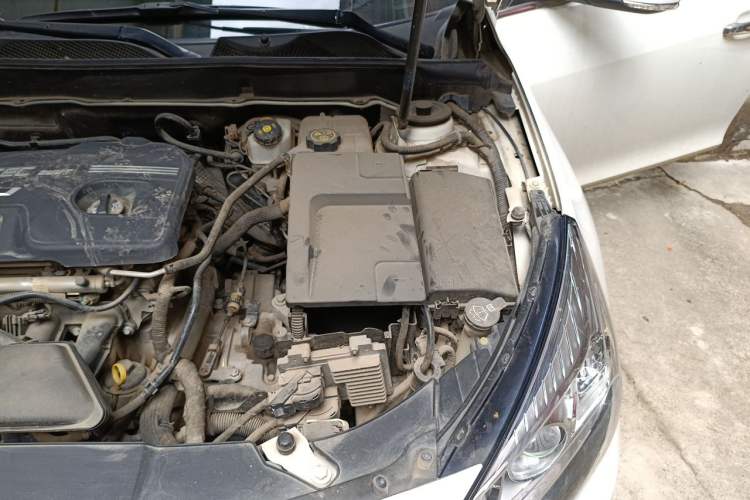 Used Chevrolet Malibu 2014 2.0L Automatic Comfort Edition Engine Bay Left