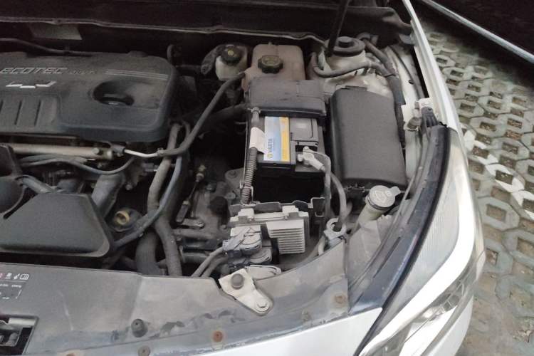 Used Chevrolet Malibu 2014 2.0L Automatic Luxury Edition Engine Bay Left