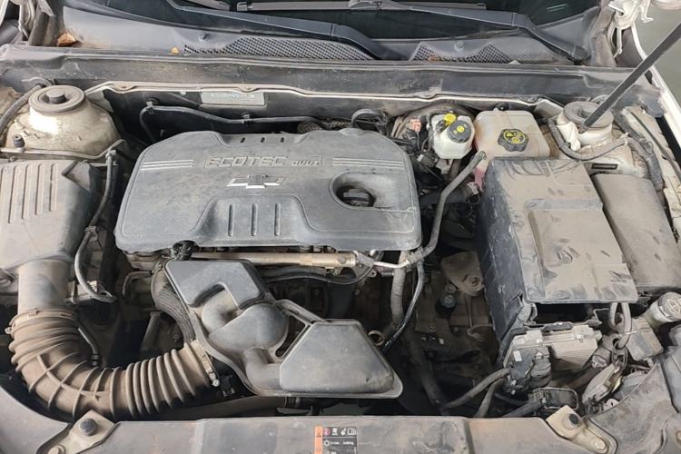 Used Chevrolet Malibu 2014 2.0L Automatic Comfort Edition Engine Bay