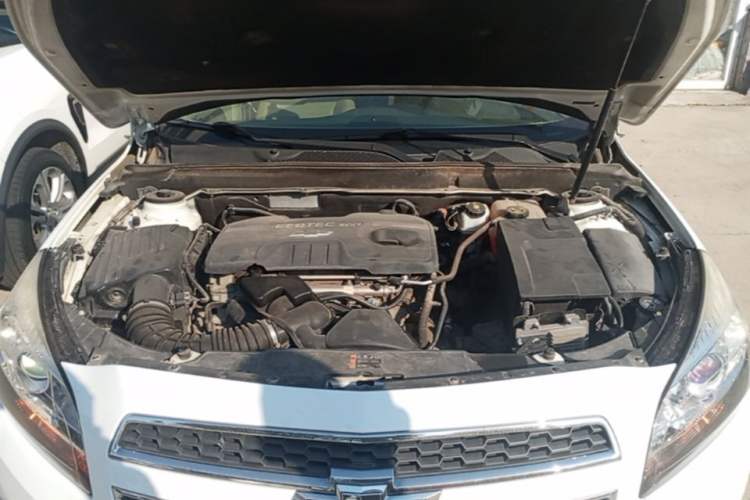 Used Chevrolet Malibu 2014 2.0L Automatic Comfort Edition Engine Bay