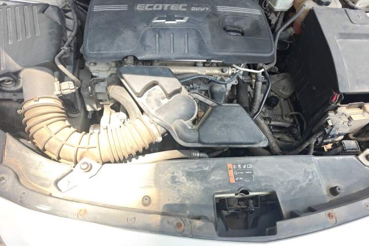 Used Chevrolet Malibu 2014 2.0L Automatic Comfort Edition Engine Bay