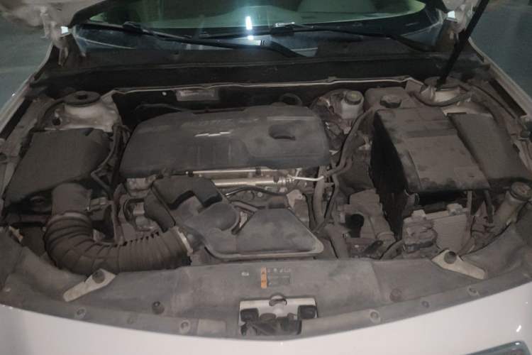 Used Chevrolet Malibu 2014 2.0L Automatic Comfort Edition Engine Bay