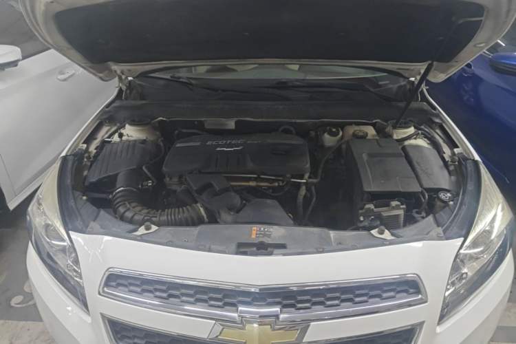 Used Chevrolet Malibu 2014 2.0L Automatic Comfort Edition Engine Bay