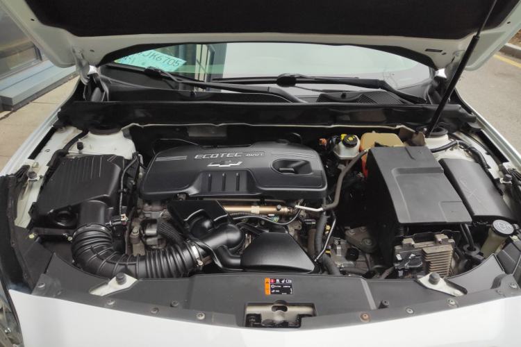 Used Chevrolet Malibu 2014 2.0L Automatic Comfort Edition Engine Bay