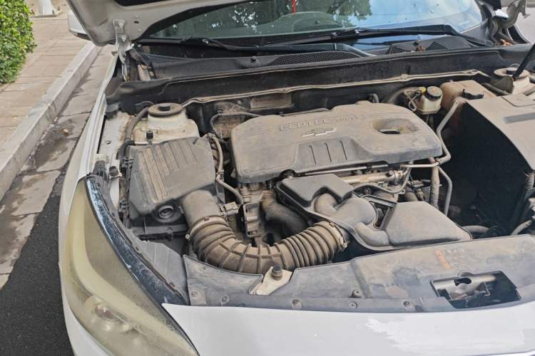 Used Chevrolet Malibu 2014 2.0L Automatic Luxury Edition Engine Bay Right