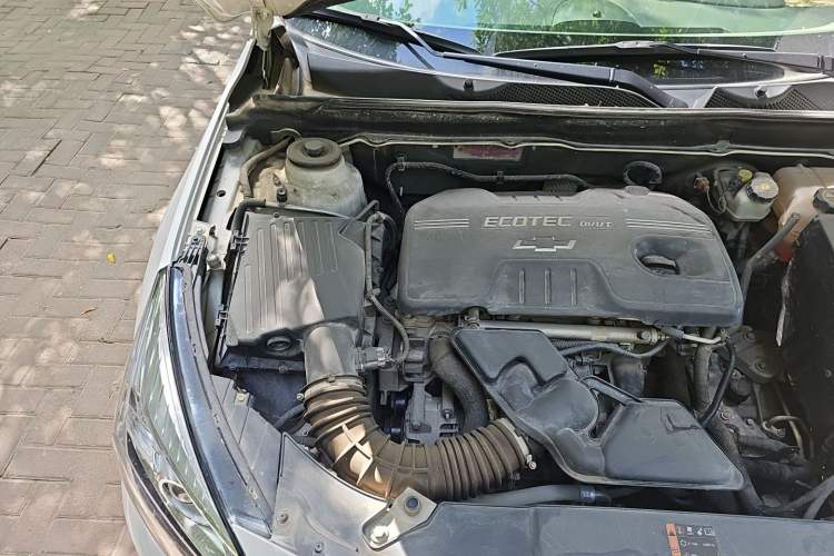 Used Chevrolet Malibu 2014 2.0L Automatic Comfort Edition Engine Bay Right