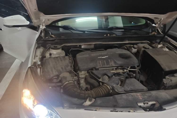 Used Chevrolet Malibu 2014 2.0L Automatic Comfort Edition Engine Bay Right