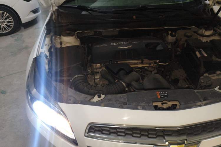 Used Chevrolet Malibu 2014 2.0L Automatic Luxury Edition Engine Bay Right