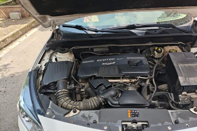 Used Chevrolet Malibu 2014 2.0L Automatic Luxury Edition Engine Bay Right
