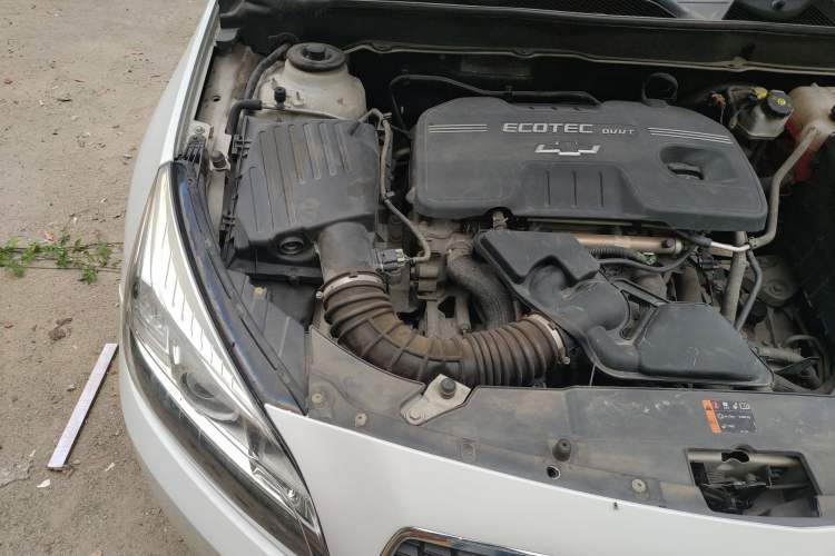 Used Chevrolet Malibu 2014 2.0L Automatic Comfort Edition Engine Bay Right