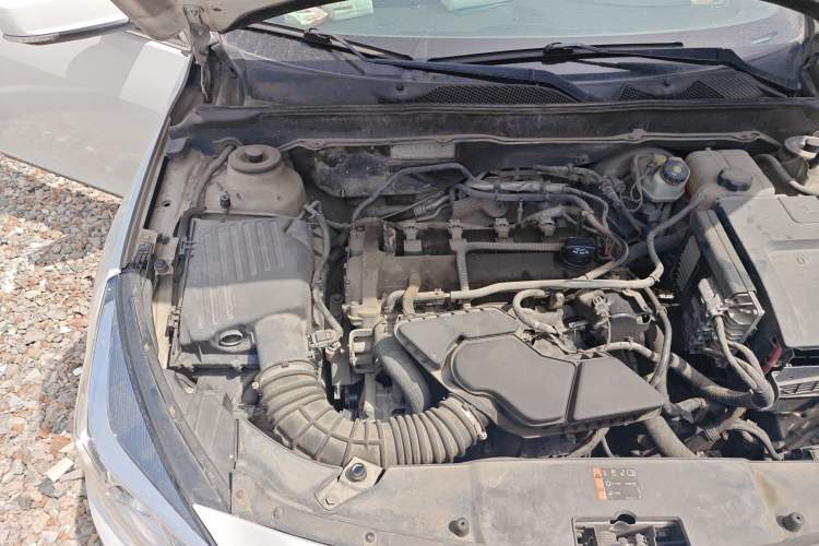 Used Chevrolet Malibu 2014 2.4L Automatic Luxury Edition Engine Bay Right