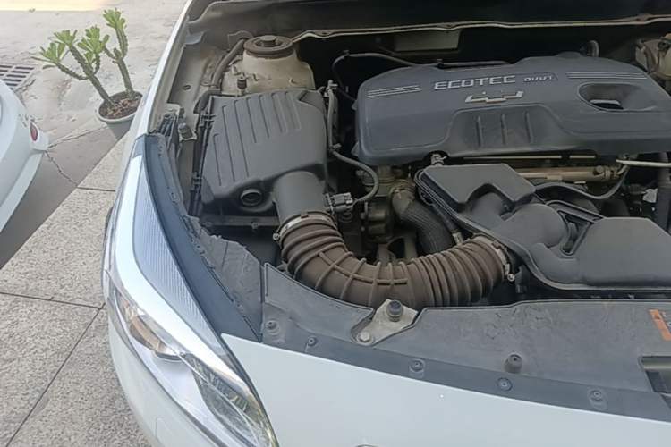 Used Chevrolet Malibu 2014 2.0L Automatic Luxury Edition Engine Bay Right