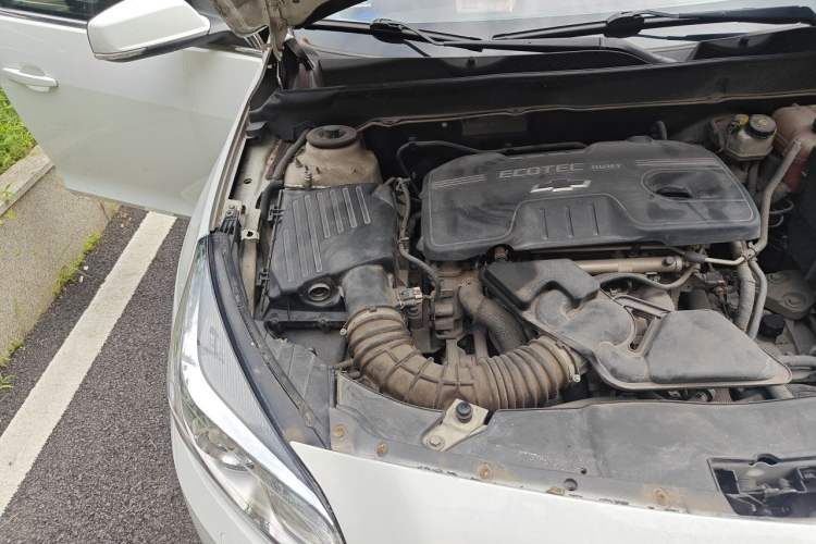 Used Chevrolet Malibu 2014 2.0L Automatic Luxury Edition Engine Bay Right