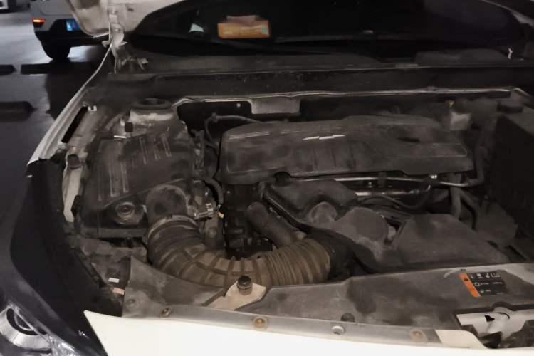 Used Chevrolet Malibu 2014 2.0L Automatic Luxury Edition Engine Bay Right