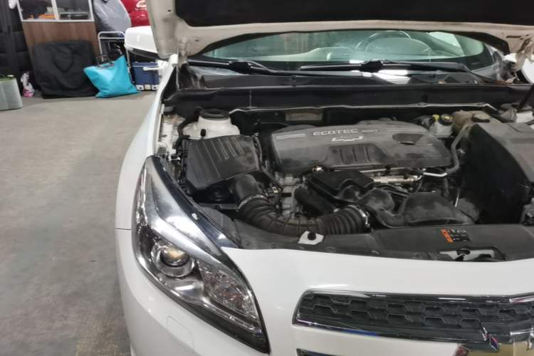 Used Chevrolet Malibu 2014 2.0L Automatic Luxury Edition Engine Bay Right