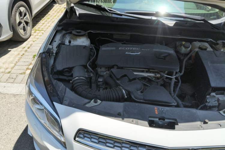 Used Chevrolet Malibu 2014 2.0L Automatic Luxury Edition Engine Bay Right