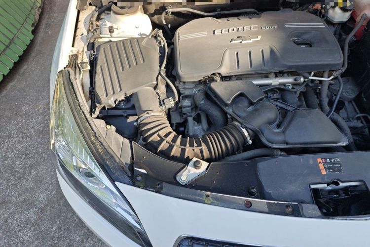 Used Chevrolet Malibu 2014 2.0L Automatic Comfort Edition Engine Bay Right