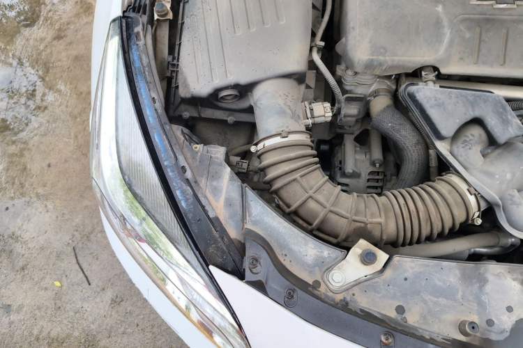 Used Chevrolet Malibu 2014 2.0L Automatic Luxury Edition Engine Bay Right