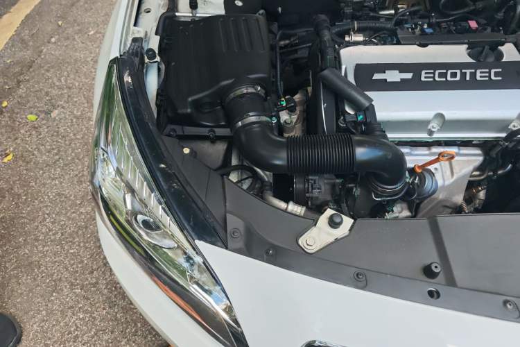 Used Chevrolet Malibu 2014 1.6T Automatic Comfort Edition Engine Bay Right
