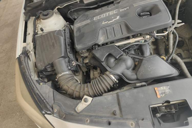 Used Chevrolet Malibu 2014 2.0L Automatic Luxury Edition Engine Bay Right