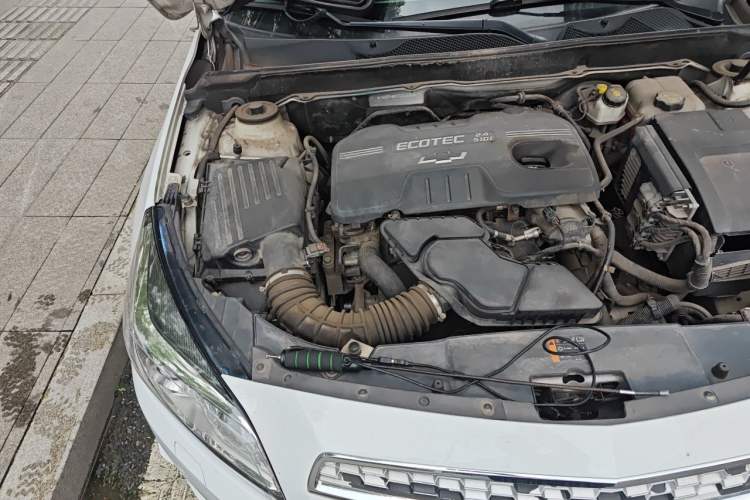 Used Chevrolet Malibu 2014 2.4L Automatic Luxury Edition Engine Bay Right
