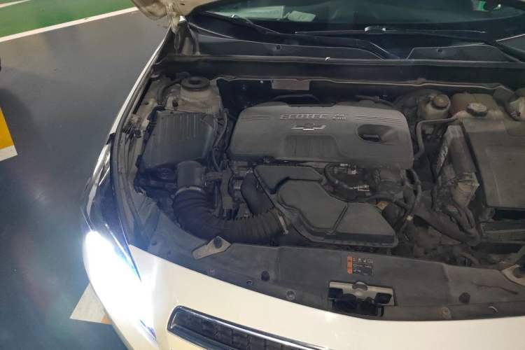 Used Chevrolet Malibu 2014 2.4L Automatic Luxury Edition Engine Bay Right