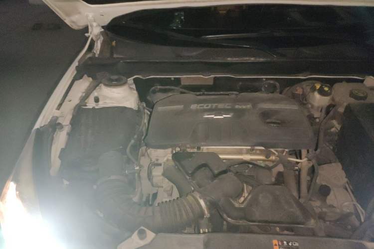 Used Chevrolet Malibu 2014 2.0L Automatic Comfort Edition Engine Bay Right