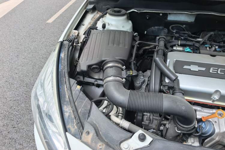 Used Chevrolet Malibu 2014 1.6T Automatic Comfort Edition Engine Bay Right
