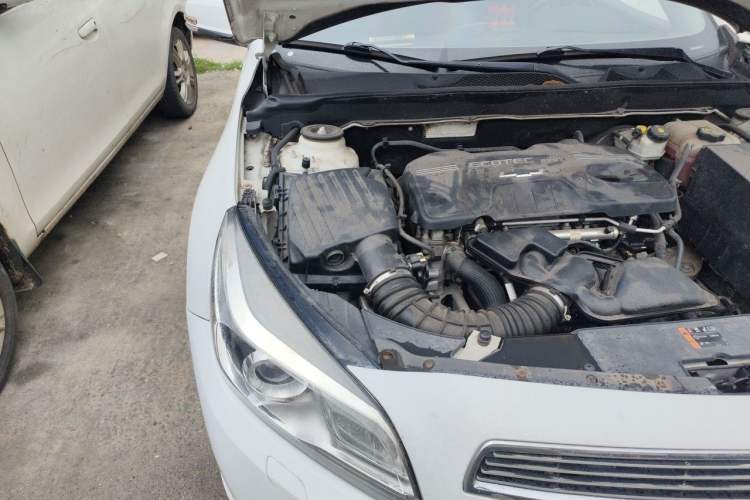 Used Chevrolet Malibu 2014 2.0L Automatic Luxury Edition Engine Bay Right