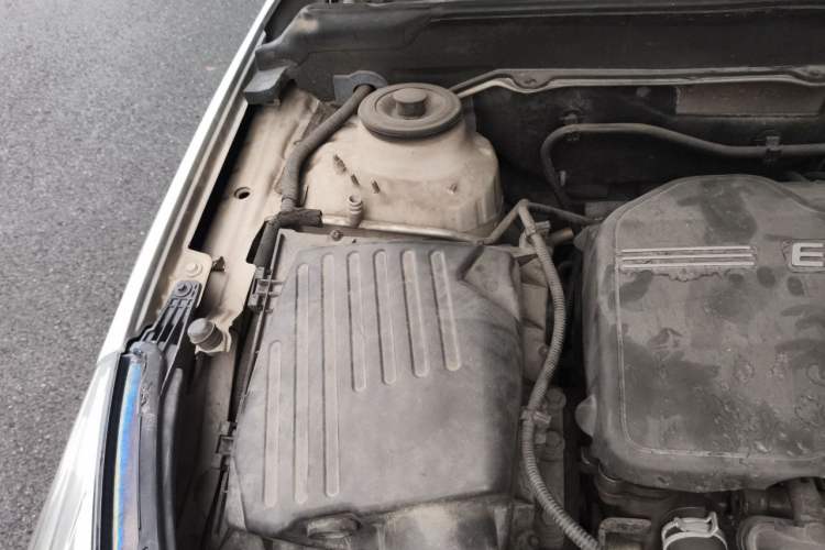Used Chevrolet Malibu 2014 2.0L Automatic Comfort Edition Engine Bay Right