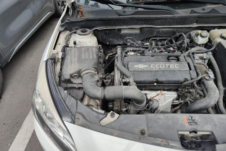 Used Chevrolet Malibu 2014 1.6T Automatic Comfort Edition Engine Bay Right